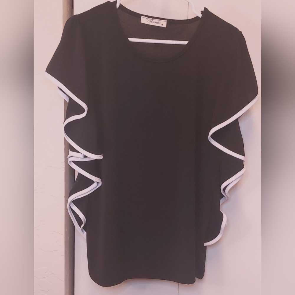 JM Fleurette Black White Piping Ruffle Sleeve Blouse Size Large Romantic Top